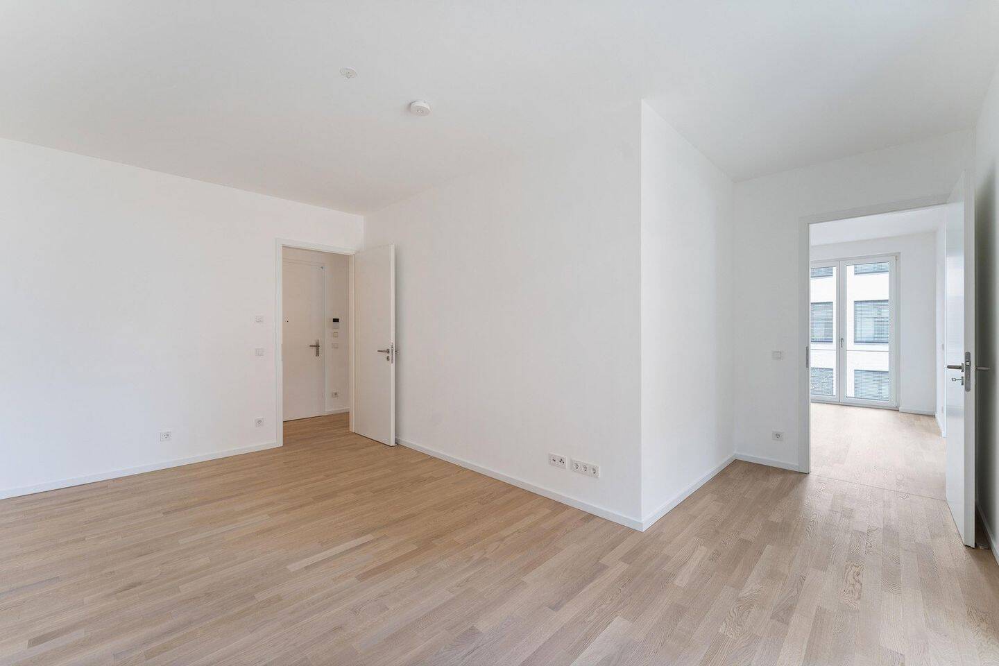 Traumhafte Zwei-Zimmer Wohnung an East Side Gallery und Spree, provisionsfrei zu vermieten – Berlin – Vorschaubild 9