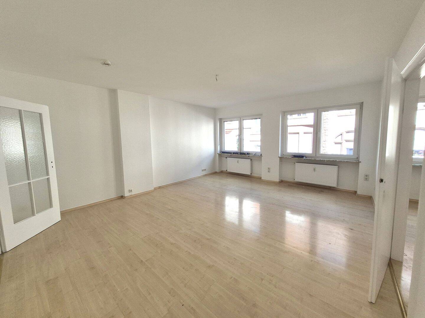 SB. Nauwieser Viertel, umfangreich renovierte 3 ZKB im 1.OG. Nicht WG geeignet. – Saarbrücken – Vorschaubild 2
