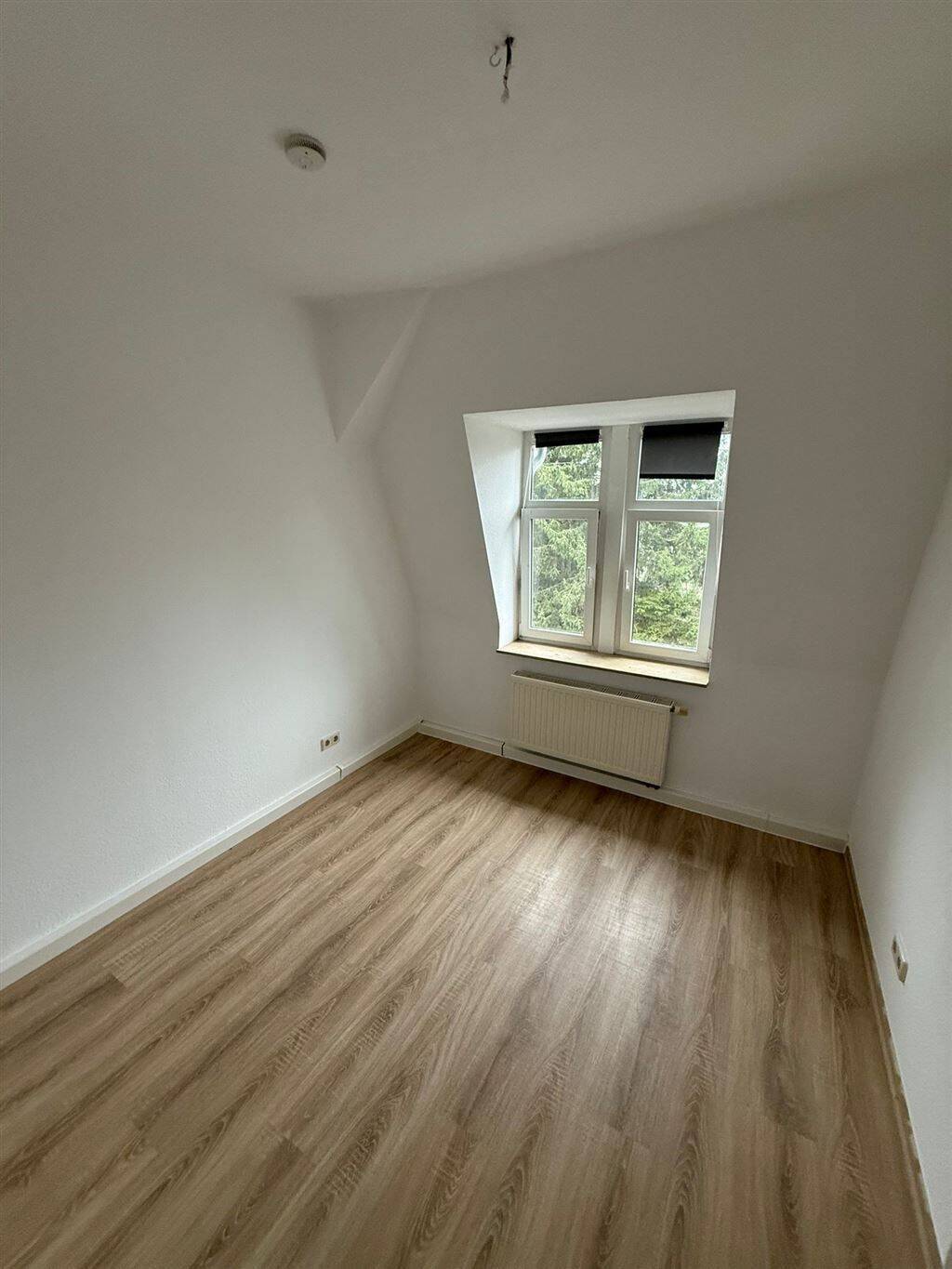 DG Maisonette 3-Zimmer mit EBK, Laminat und Wannenbad in guter Lage – Chemnitz – Vorschaubild 9