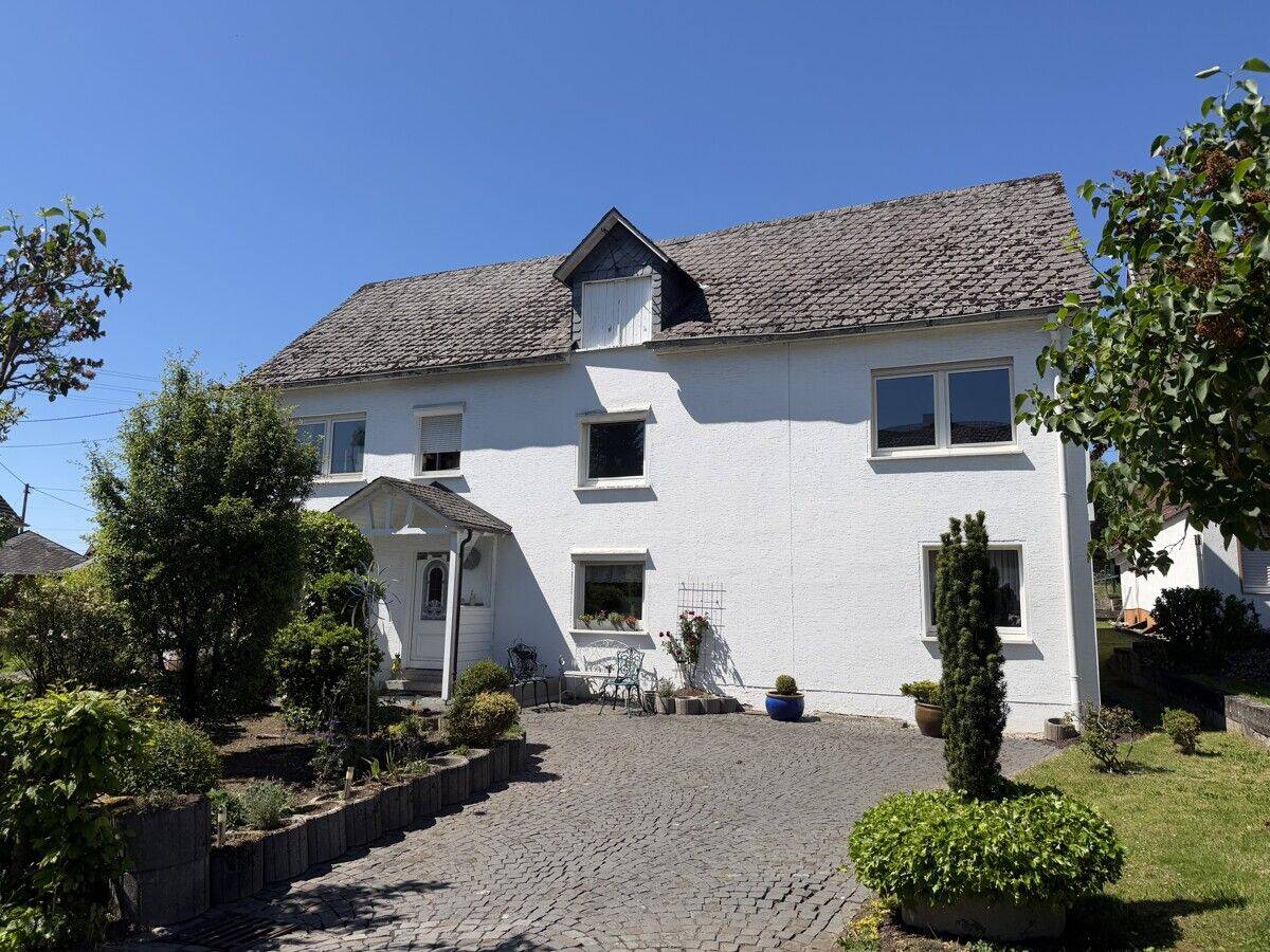 Großzügiges Wohnhaus mit Charakter im Herzen von Wilnsdorf-Anzhausen! – Wilnsdorf – Vorschaubild 2