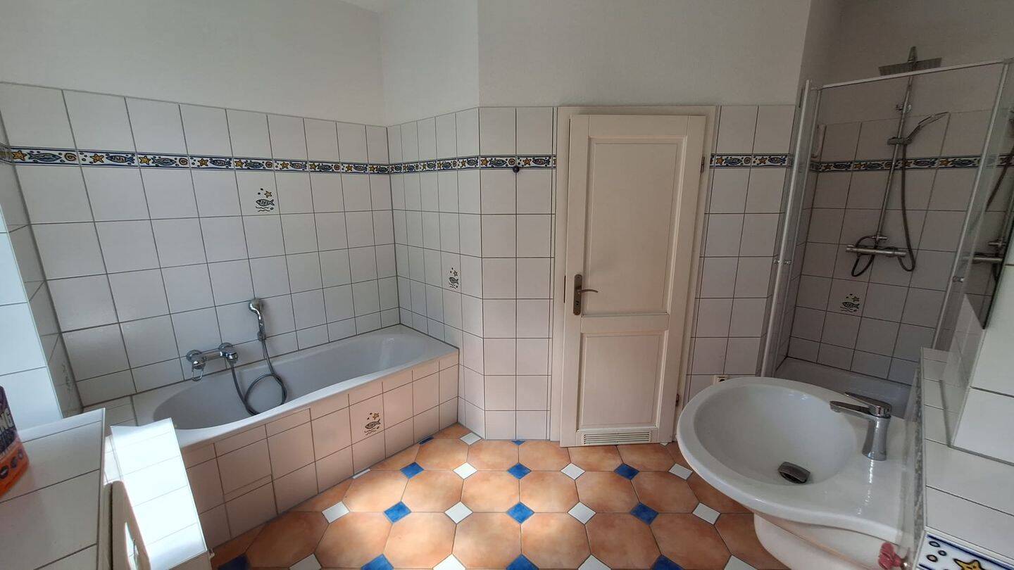 Wunderschön sonnige Wohnung mit Schlafzimmer zum Innenhof .Absolut ruhige Lage im 3 OG – Berlin – Vorschaubild 9