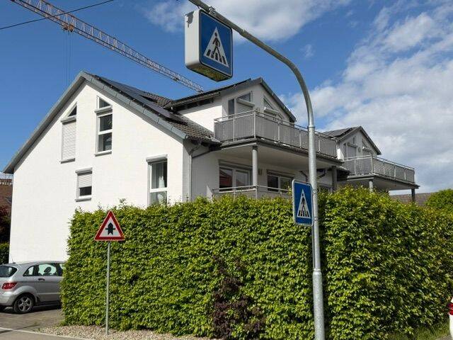 Charmant, hell und modern: 2-Zi. Dachgeschosswohnung mit großem Südbalkon