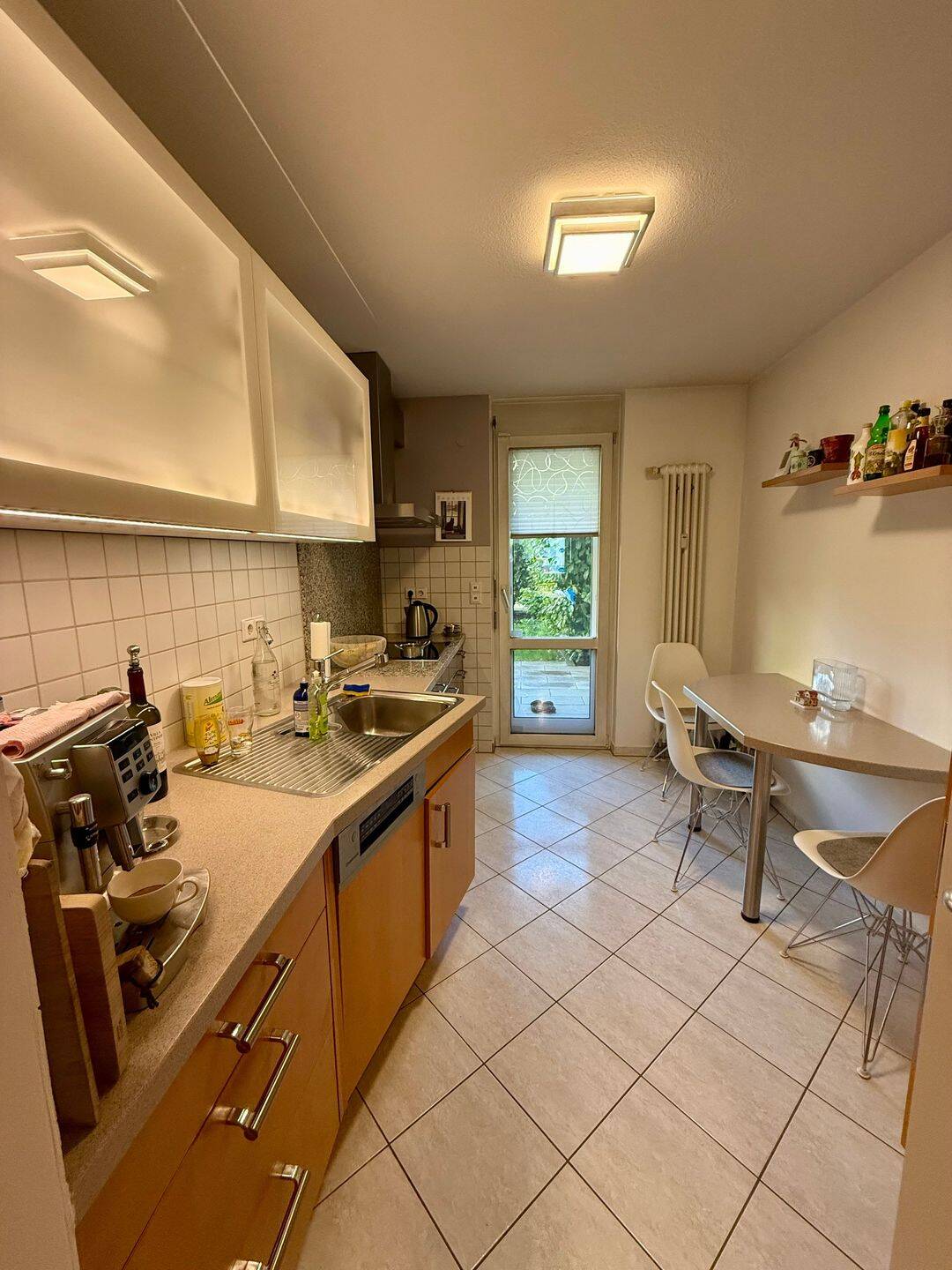 Möblierte 4-Zimmer-Wohnung mit Südwestbalkon, Privatgarten und TG-Stellplatz in Bestlage – Karlsruhe – Vorschaubild 8