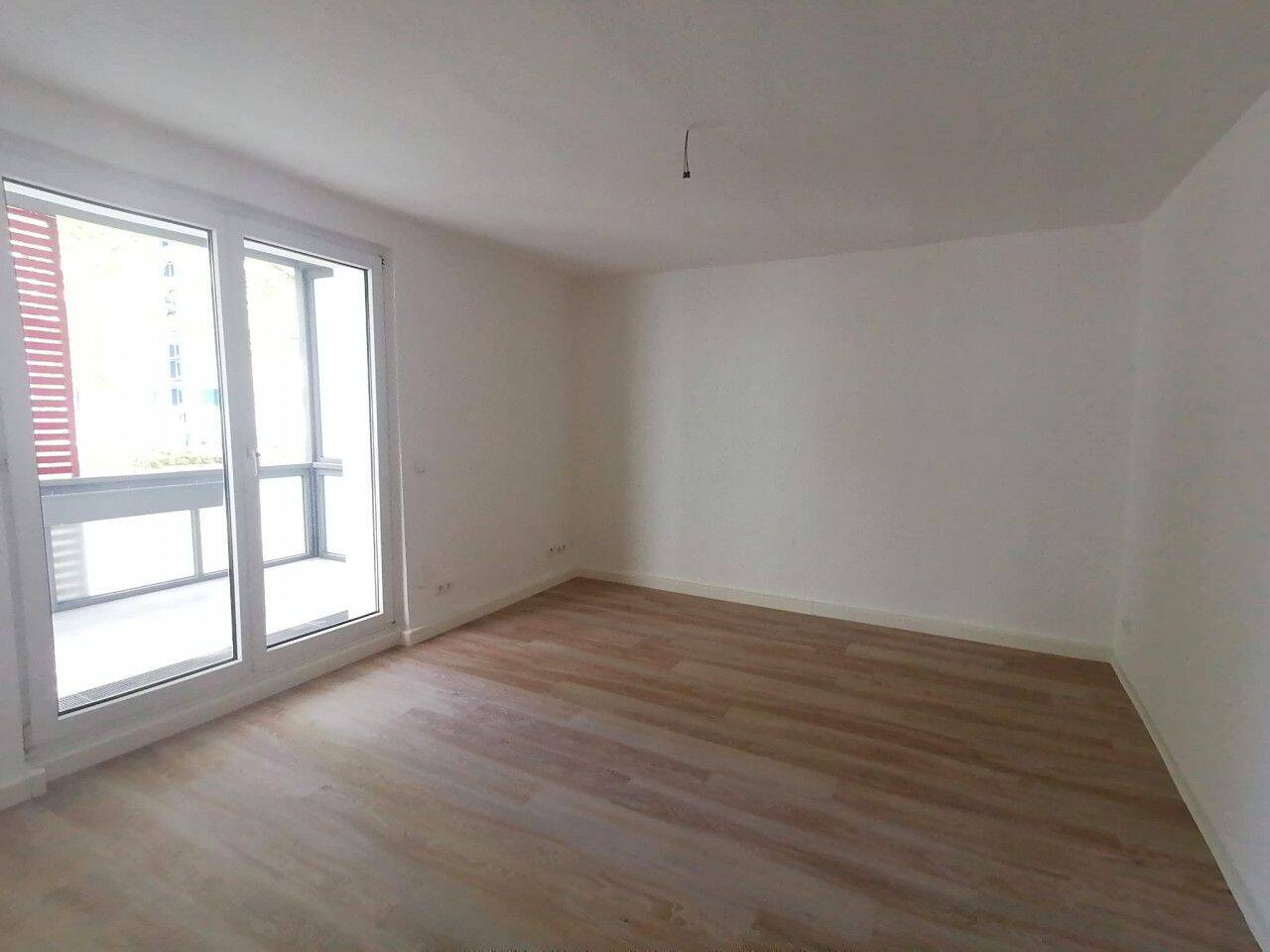 2,5 Raum-Wohnung mit großem Balkon – Magdeburg – Vorschaubild 5