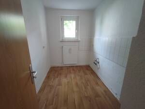 Wohnen im Erdgeschoss- mit Balkon und Tageslichtbad – 6217 Merseburg – Vorschaubild 4