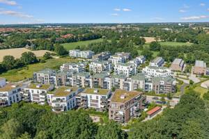 Embacherhöfe Norderstedt-Garstedt: Moderne 4-Zi.-ETW mit Südwest-Balkon, TG & Lift – 22850 Norderstedt – Vorschaubild 2