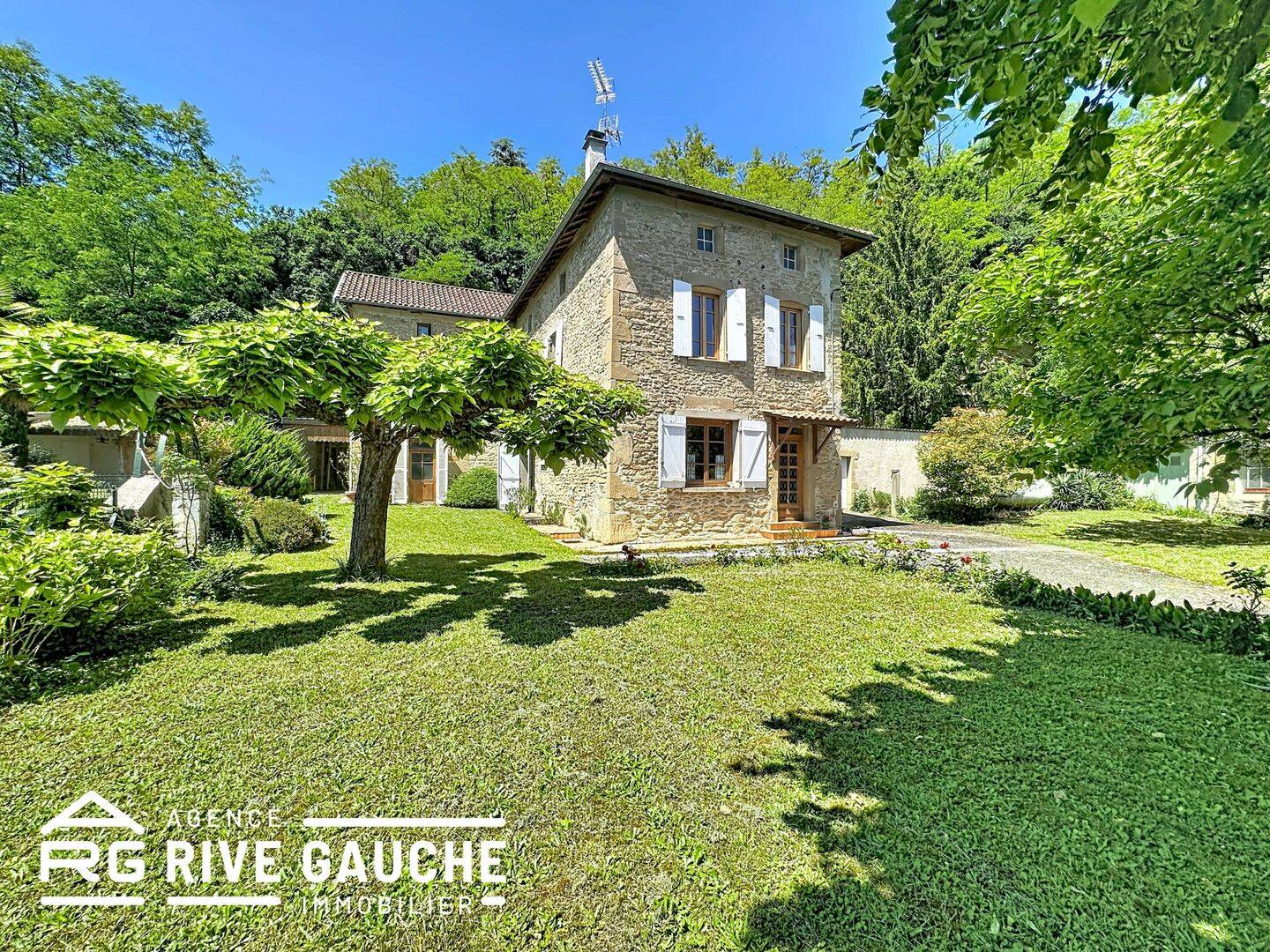 Maison 5 pièces 117 m² · à Anjou · 117 m² · 390 000 €