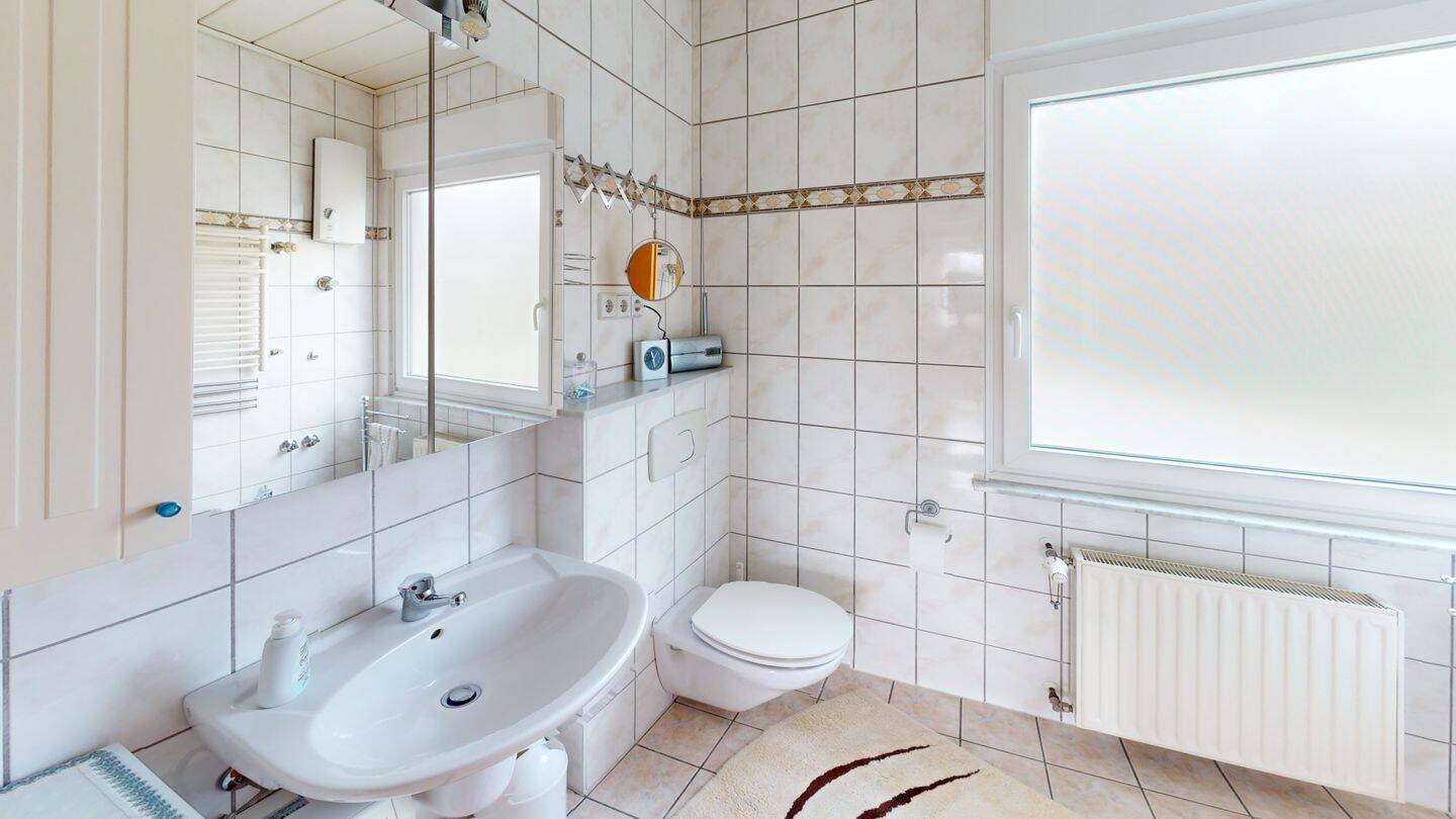 FAMILIENGLÜCK IM REIHENENDHAUS MIT SONNIGEM GARTEN UND GARAGE !!! – Lüdenscheid – Vorschaubild 8