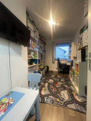 Sichere Kapitalanlage: Vermietete 4-Zimmer-Wohnung mit Loggia in gefragter Lage von Fürth – 90766 Fürth – Vorschaubild 5