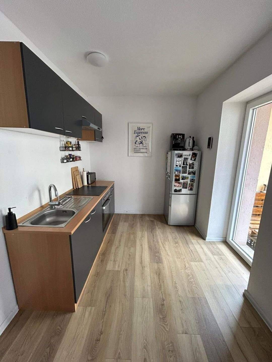 Familienfreundliche 3,5-Zimmer-Wohnung mit Balkon – Chemnitz – Vorschaubild 2