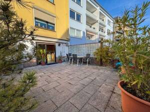 Großzügiges Zuhause für Familien: 6 Zimmer, 2 Bäder, 45 m² Terrasse + Garagen