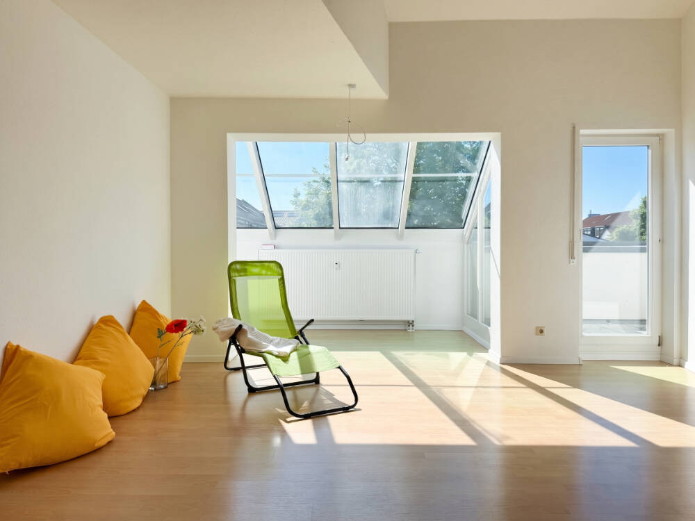 Ulm-Gögglingen schicke 4-Zi.-Maisonette mit 3 sonnigen Dachterrassen, EBK + TG, ohne Käuferprovision