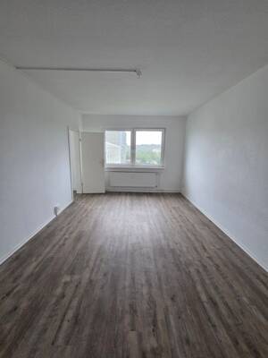 geräumige 3-Raum-Wohnung mit Fahrstuhl und Wannenbad – 19063 Schwerin – Vorschaubild 3