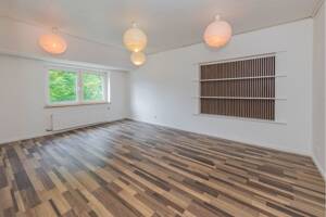Provisionsfrei! Großzügige 4-Zimmer-Dachgeschosswohnung in Lütgendortmund.