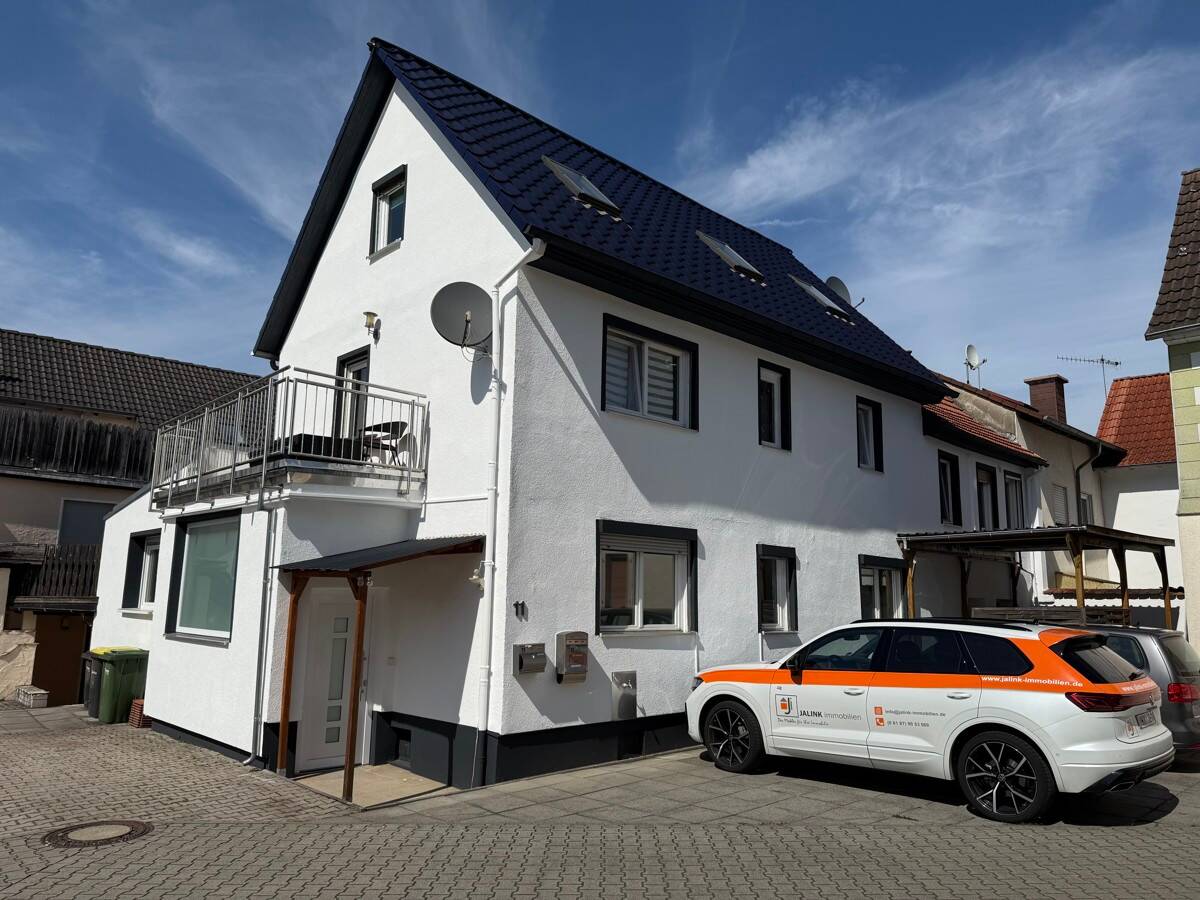 Kapitalanlage: modernisiertes Zweifamilienhaus in Windecken – Nidderau – Bild 1 von 9
