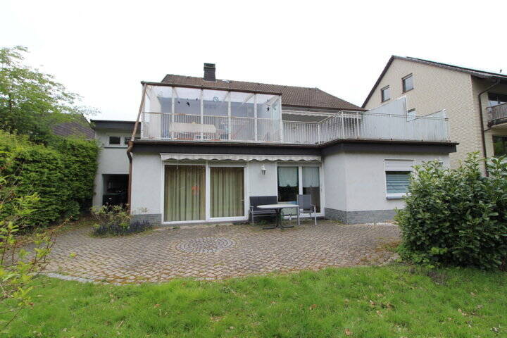 Neuwertige Ölheizung inklusive – Einfamilienhaus mit Einliegerwohnung im Grünen – Arnsberg – Vorschaubild 3