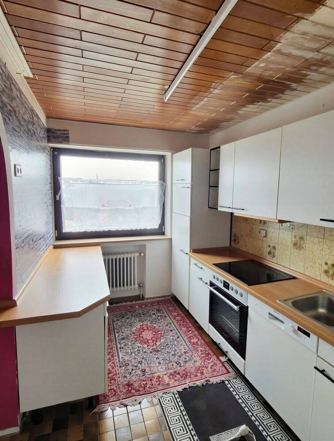 Geräumige 4-Zi.-Wohnung mit Einbauküche und Balkon – Krefeld – Vorschaubild 5