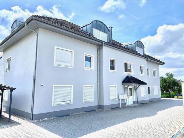 Dachgeschosswohnung in 93158 Teublitz mit 70 m² kaufen