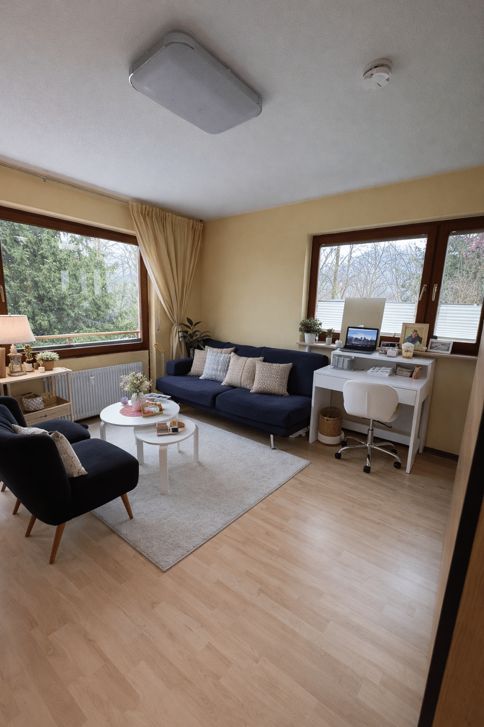 Lichtdurchflutetes Einzimmerwohnung mit Außenstellplatz - Ideal für Eigennutzer und Investoren