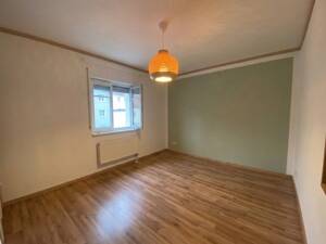 Modernisierte Wohnung mit Terrasse und Garten sowie KFZ- Stellplatz ... – 90765 Fürth – Vorschaubild 3