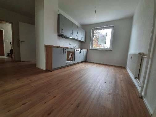 Ruhige 3 Zi.-Whg. Goslar-Kramerswinkel mit Balkon zu vermieten. 2021 Kernsaniert. – Goslar – Bild 1 von 9