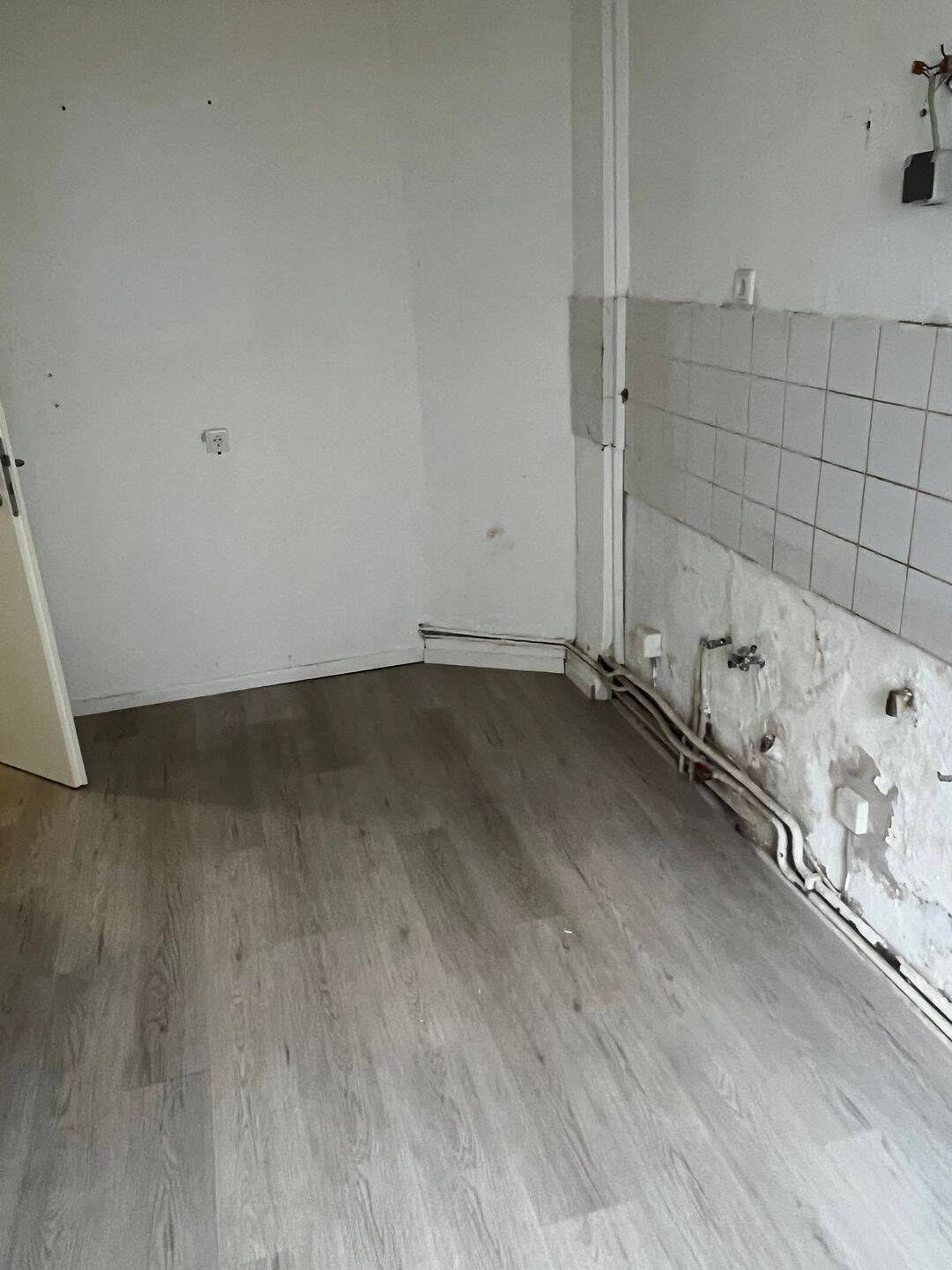 Hübsches, kleines Haus mit Wohnung. Keine Provision, nur an ruhige Mieter. – Wilhelmshaven – Vorschaubild 6