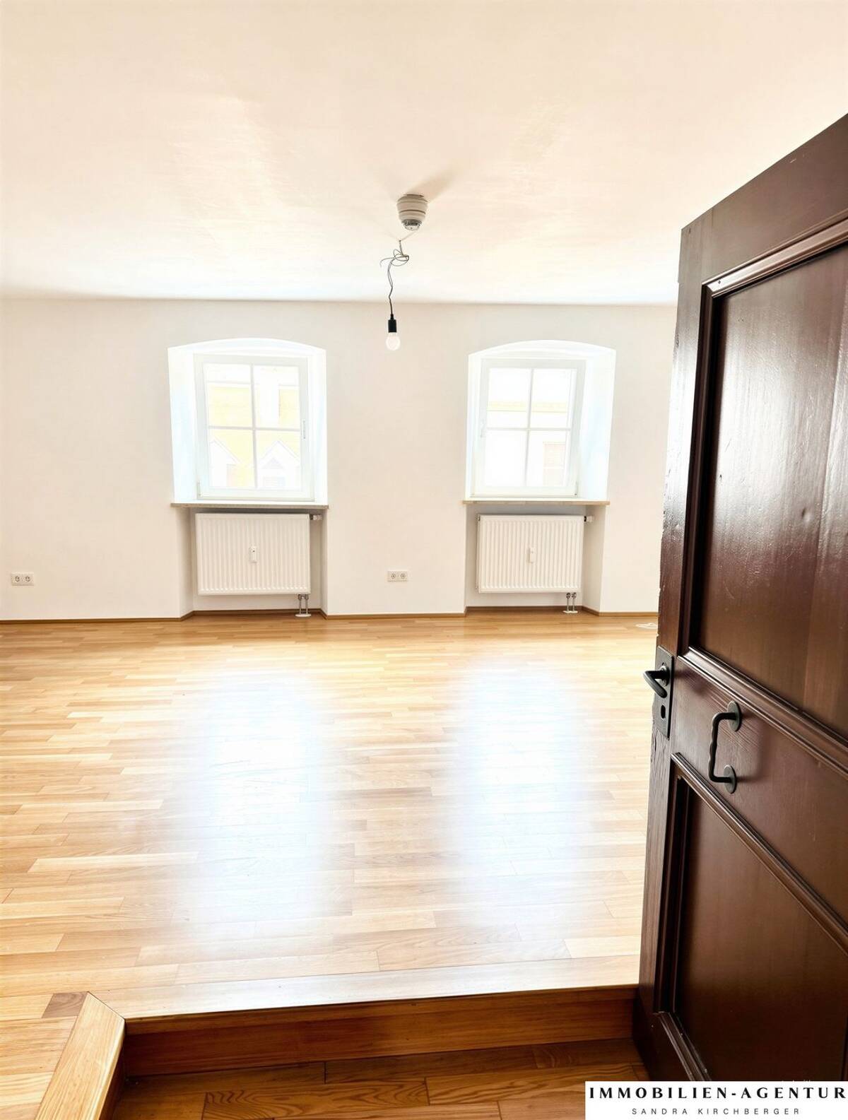 Altstadtjuwel nahe der Steinernen Brücke - Attraktive 3,5-Zimmer-Eigentumswohnung in Regensburg – 93047 Regensburg – Bild 1 von 9