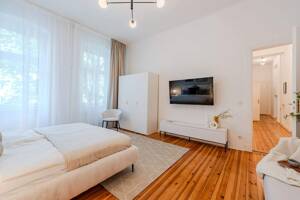 Frisch saniertes 64 m² Apartment mit Balkon in Charlottenburg – 10625 Berlin – Vorschaubild 2