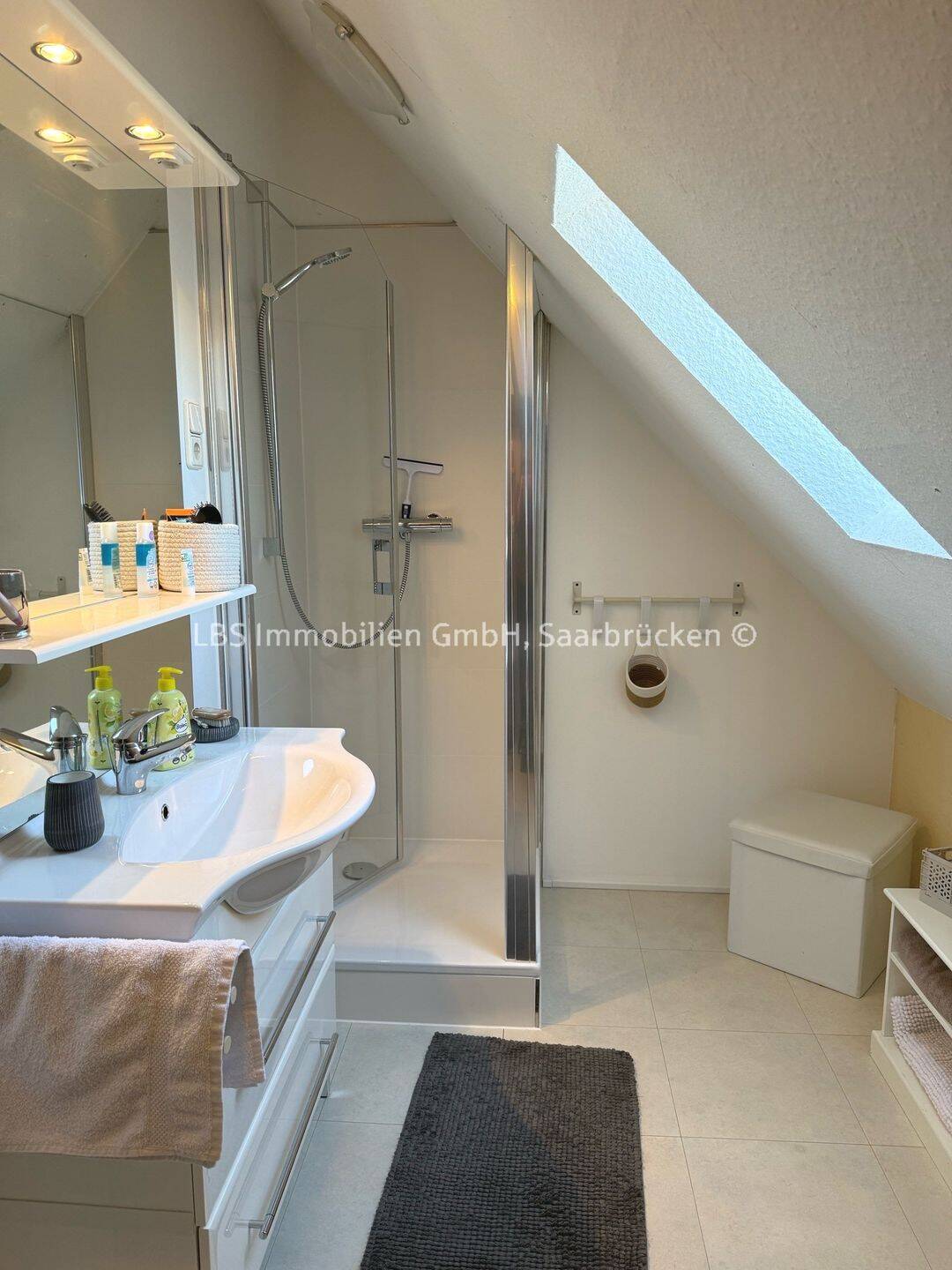 Zentrumsnahe 4 ZKB Mietwohnung mit Balkon und Altbauflair – Saarbrücken – Vorschaubild 9