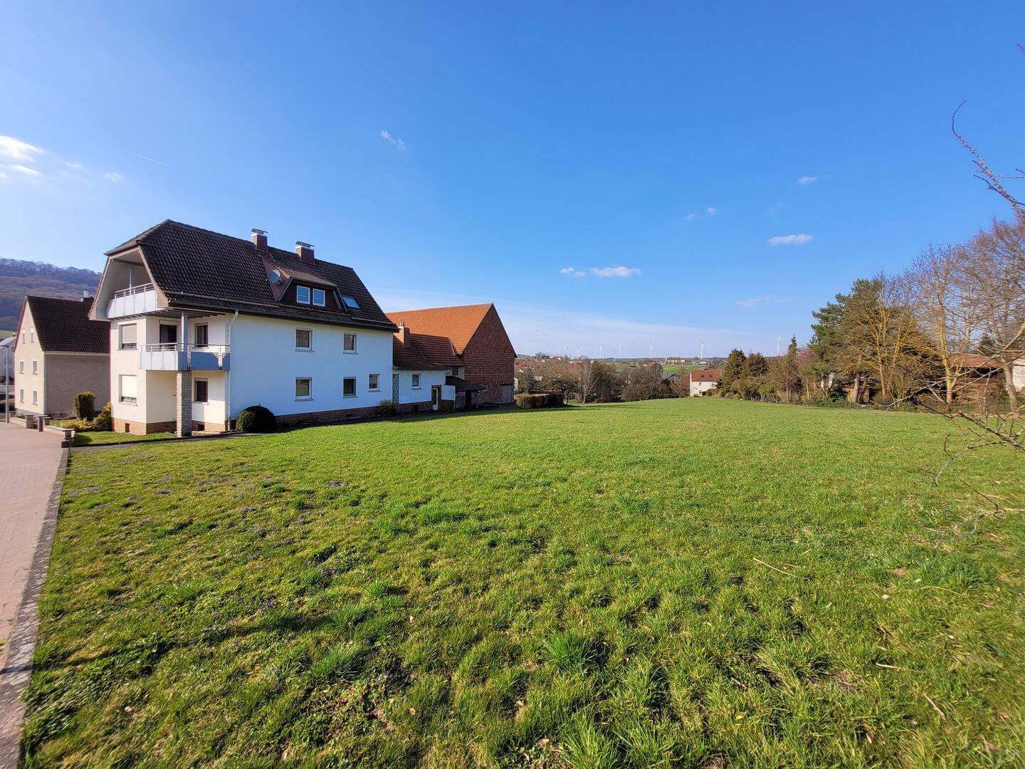 FÜR GROSSFAMILIE!!! Attraktives Ein- Zweifamilienwohnhaus mit Zwischenbau, Scheune und 8206 m² Grundstück