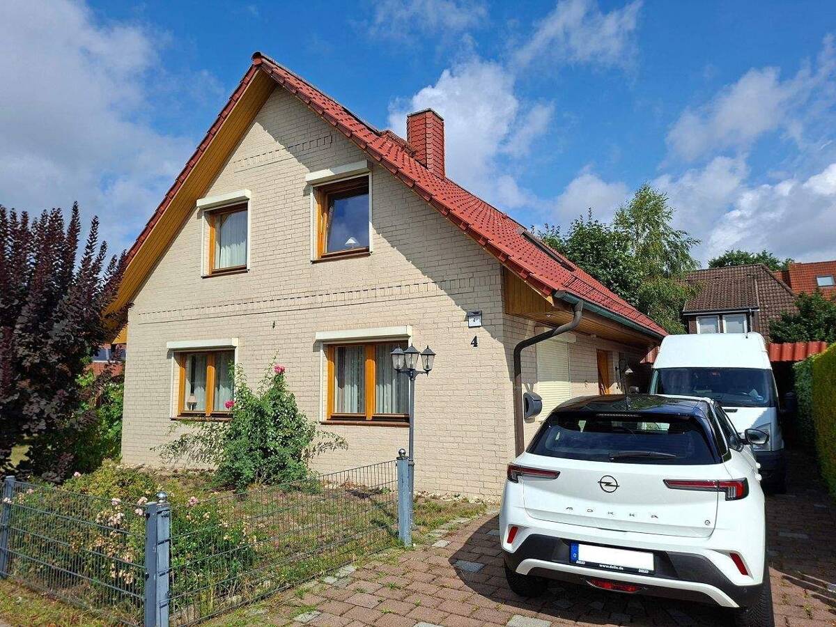 teilrenoviertes 5-Zimmer-Einfamilienhaus mit Sauna & Carport – 27419 Sittensen – Bild 1 von 9