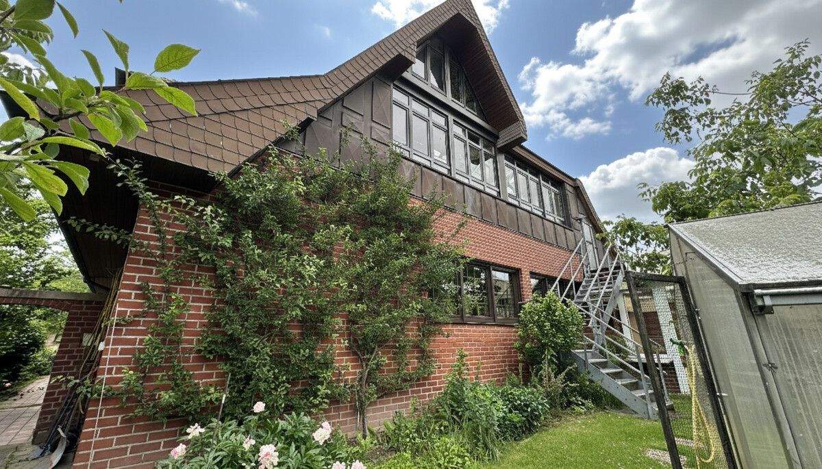 Vielseitiges Wohnhaus mit ehemaliger Gaststätte - in Hamminkeln/Dingden: Ideal für Wohnen & Arbeiten – Hamminkeln – Bild 1 von 9