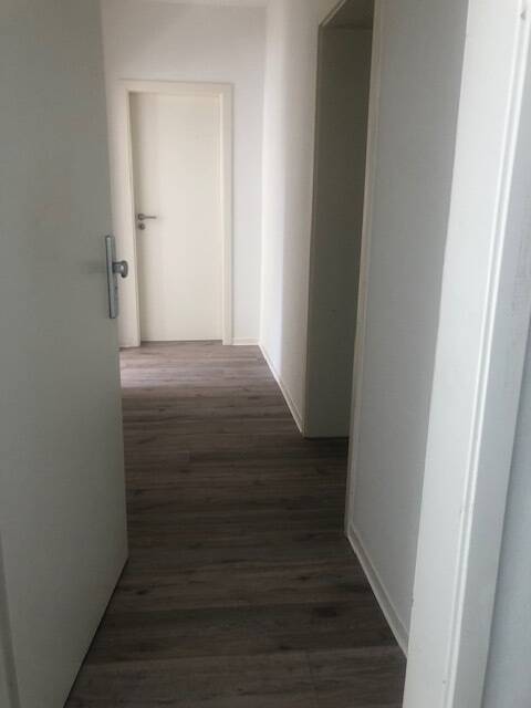 Moderne 2-Zimmer mit offener Wohnküche in ruhiger Lage mit Badewanne & Balkon zum Hof – Magdeburg – Vorschaubild 5