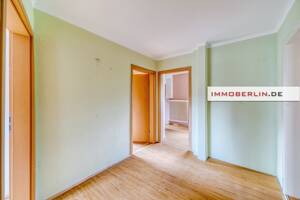 IMMOBERLIN.DE - Attraktives Zweifamilienhaus in Ruhelage beim Spandauer Forst – 13589 Berlin – Vorschaubild 3