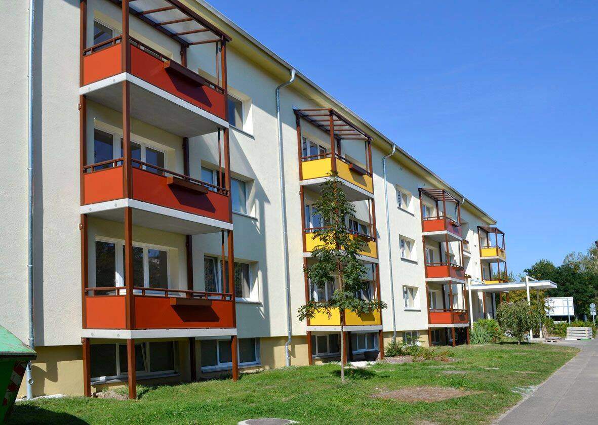 Seniorenfreundliche 2-Raum-Wohnung mit Balkon und Bad mit Dusche