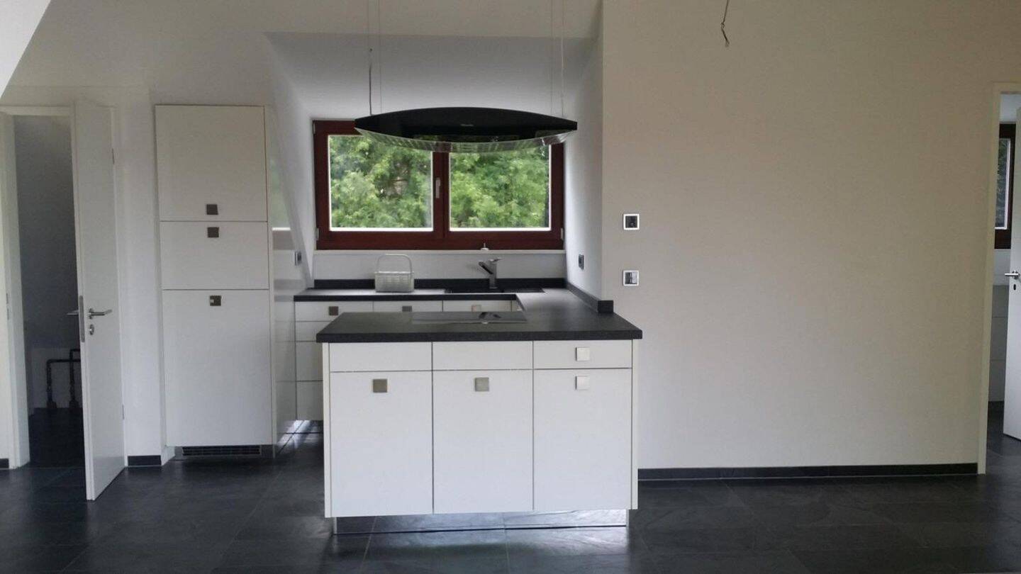 3 Zimmer lichtdurchflutete DG-Wohnung Inmitten von München-Waldtrudering – München – Vorschaubild 3