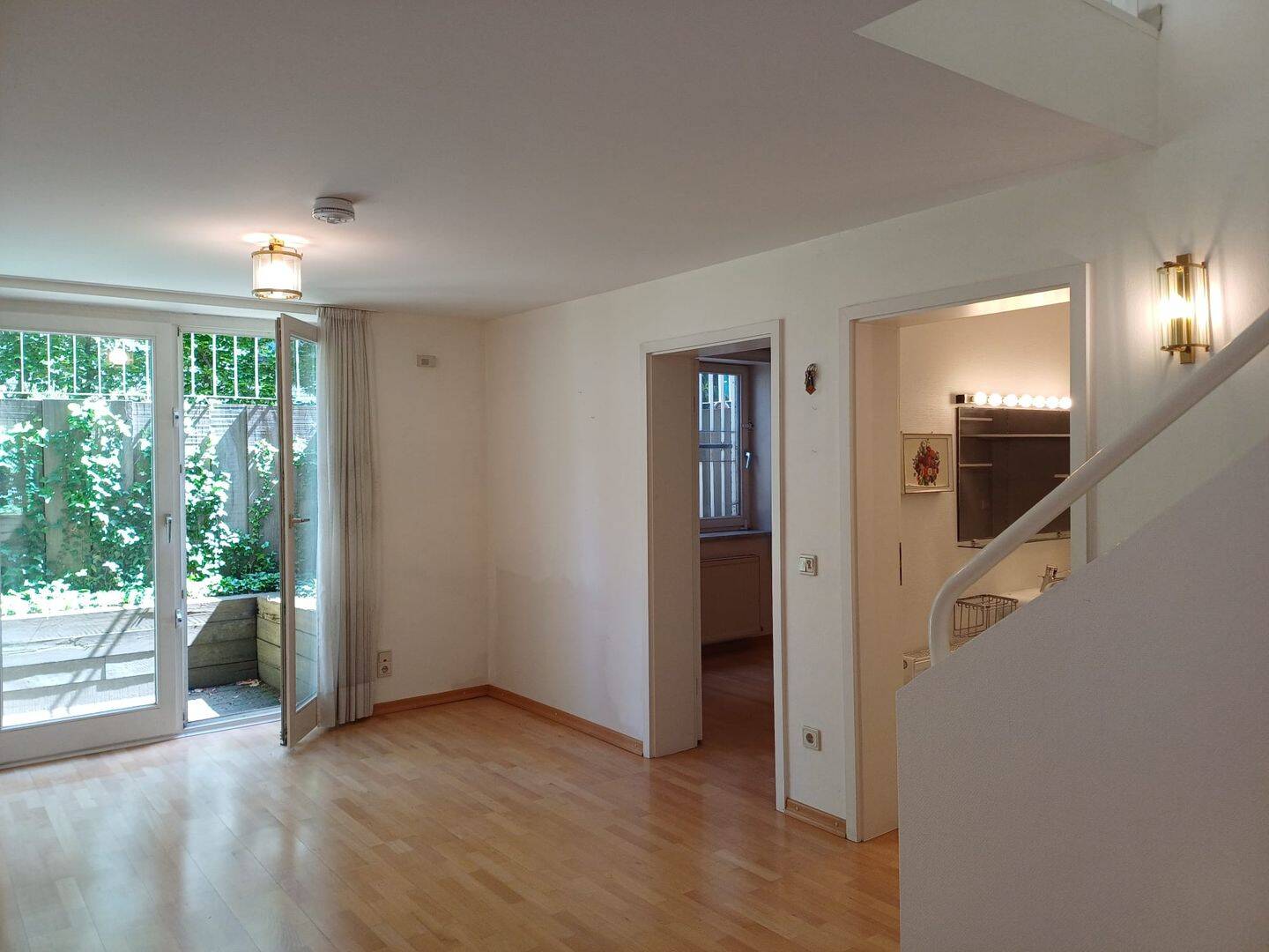 HH-Marienthal: Sonniges und großzügiges Wohnen mit Kamin über 2 Ebenen + TG-Stellplatz – Hamburg – Vorschaubild 3