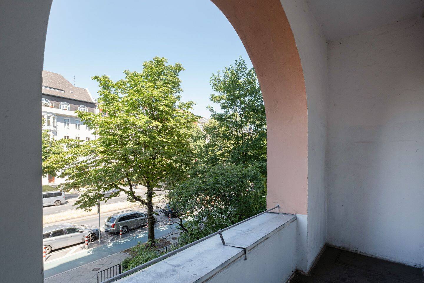 Stilvolle Altbauwohnung mit großzügigem Raumangebot am Volkspark Hasenheide – Berlin – Vorschaubild 2