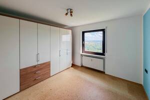 3,5-Zimmer-Wohnung mit Traum-Ausblick, großem Balkon & TG-Stellplatz – 97076 Würzburg – Vorschaubild 5