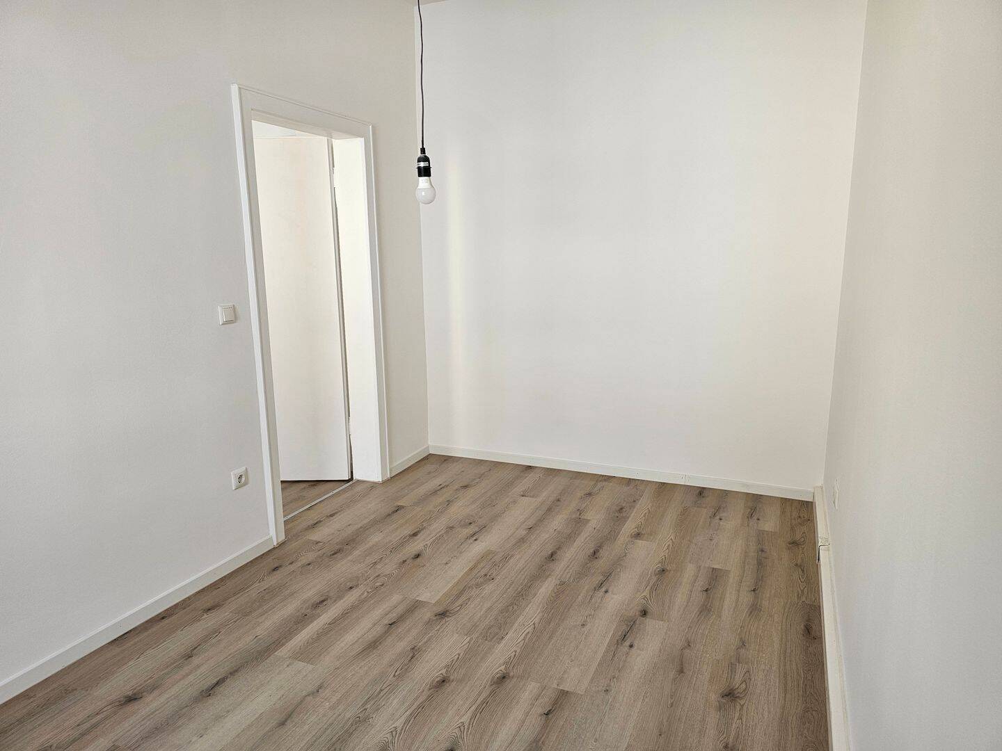 Frisch renovierte 2-Zimmer-Wohnung in begehrter Lage von Nürnberg-St. Johannis – Nürnberg – Vorschaubild 6