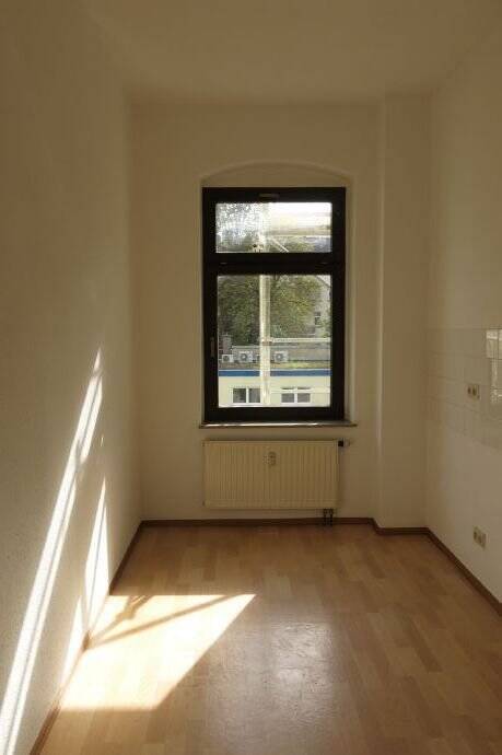 Sonnige, großzügige 3-Zimmer-Wohnung – Chemnitz – Vorschaubild 3