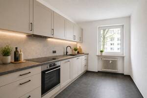Nicht aufwendig zu renovieren: 3-Zimmer-Wohnung mit Balkon und eigenem Garagenplatz – 80939 München – Vorschaubild 8