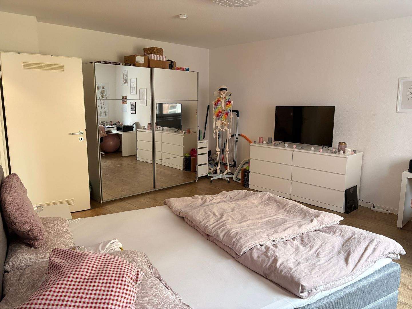 Große 1-Zimmer-Wohnung mit moderner Einbauküche - Stadtteil Rennweg – Nürnberg – Vorschaubild 3
