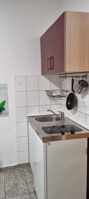 Zentrale, voll möblierte Ein-Zimmer-Wohnung mit Top-Verkehrsanbindung – 50827 Köln – Vorschaubild 6