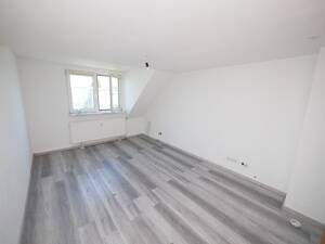 Gepflegte 2,5 Zimmer-Dachgeschosswohnung in Gelsenkirchen - Feldmark zu vermieten – 45883 Gelsenkirchen – Vorschaubild 4