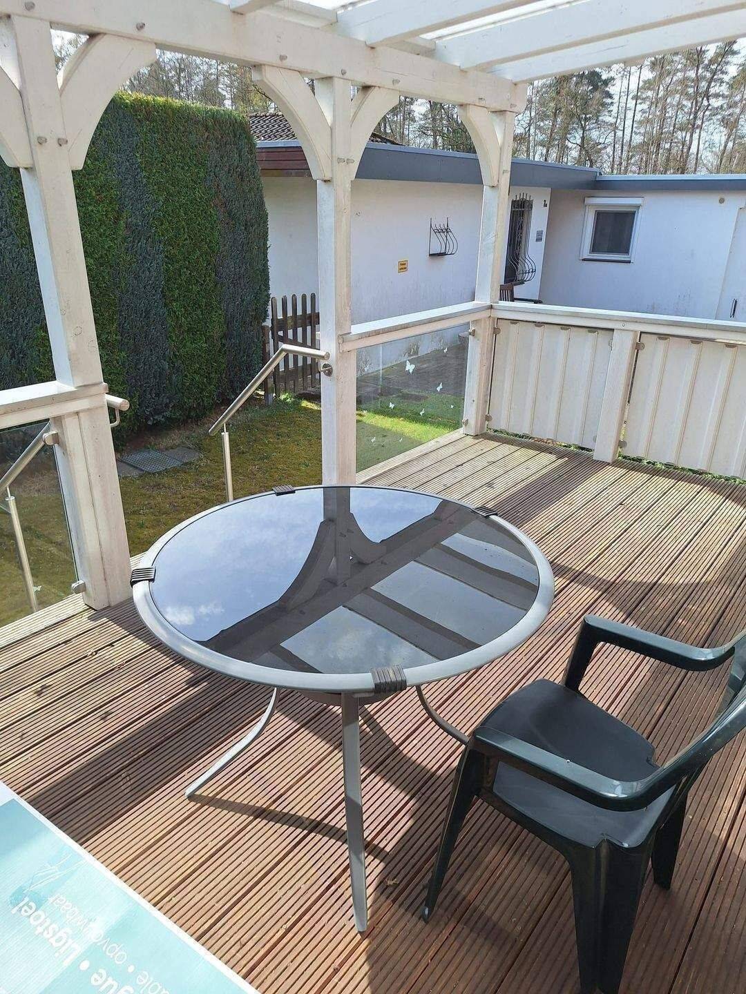 Gepflegte DHH mit Gartenidylle, überdachter Terrasse & Ausbaureserve – Wissen – Bild 1 von 9
