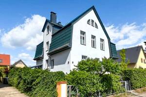Wird bezugsfrei: Modernisierte 4-Zimmer-Wohnung mit Garten-Oase & Outdoorküche in Berlin Blankenburg – 13129 Berlin – Vorschaubild 1