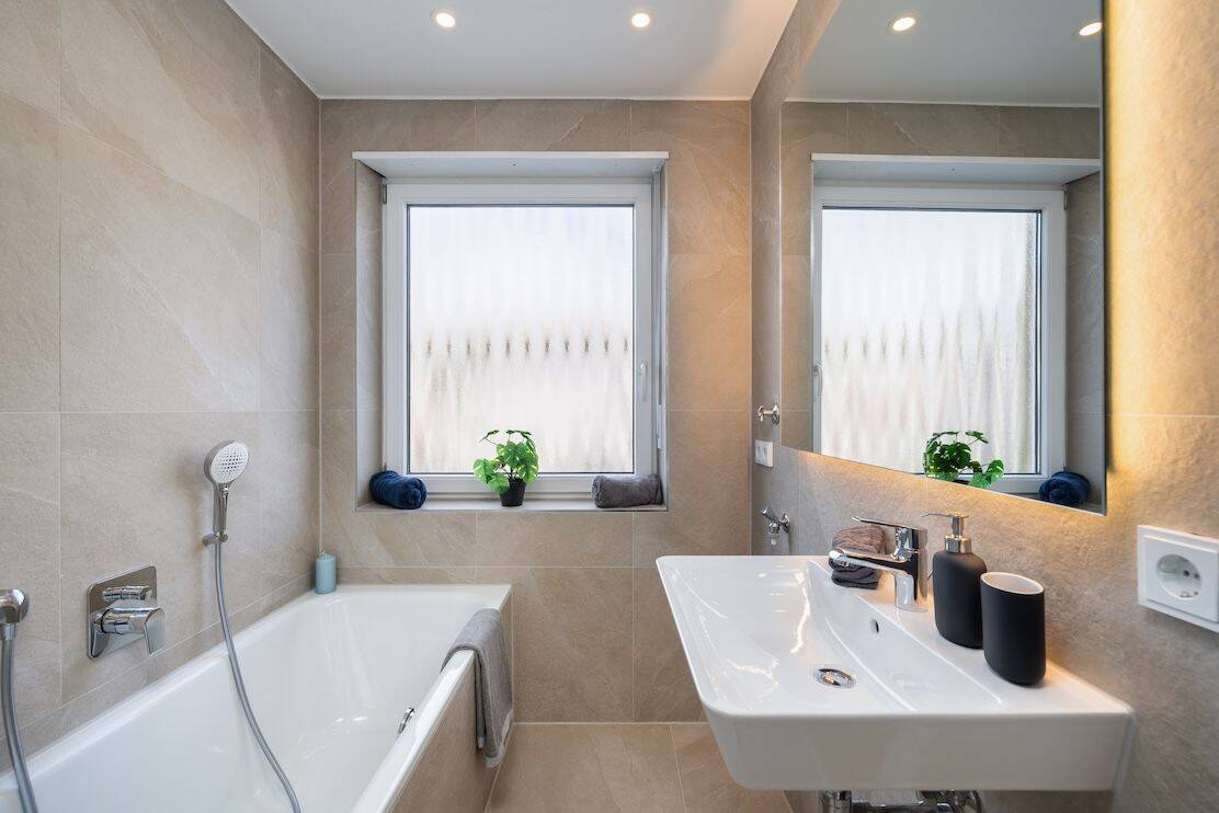 Frisch sanierte 4-ZKB mit Balkon & separatem WC in ruhiger Lage - Provisionsfrei – Augsburg – Vorschaubild 8