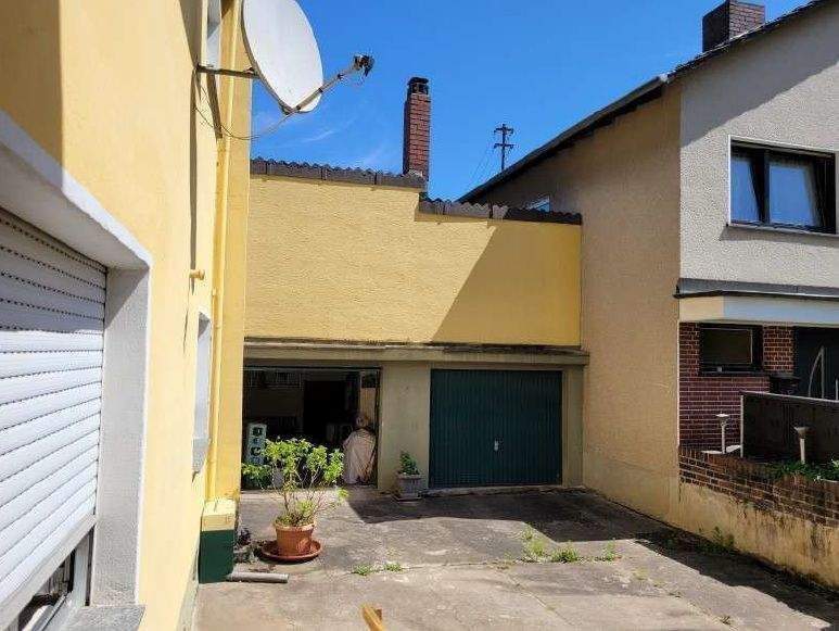 7-ZIMMERHAUS MIT 3 BÄDERN, 2 GARAGEN UND GROSSEM GARTEN. AUCH ALS MEHRGENERATIONENHAUS NUTZBAR. – Bornheim – Vorschaubild 3