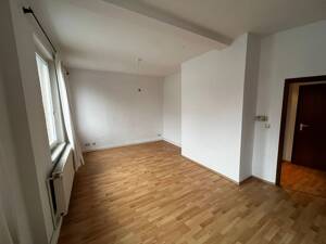 Helle 2-Zimmer-Wohnung mit Einbauküche in Fürth